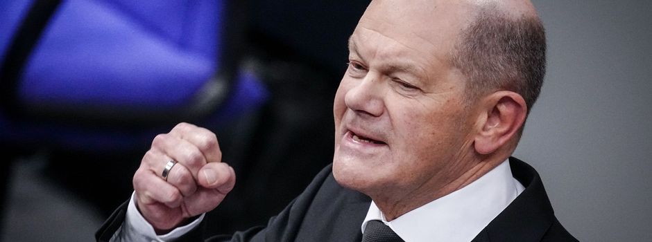Bundestag als politischer Boxring: Scholz geht auf Merz los