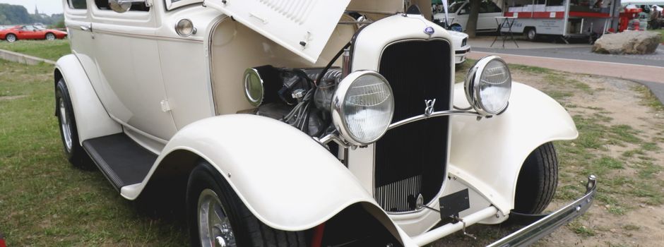 20 Jahre Classic Cars Mondorf: Oldtimer-Event lockt Besucher ans Rheinufer