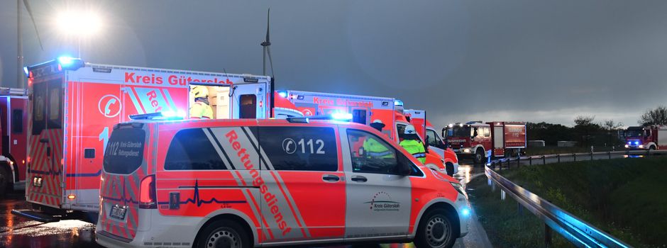 Massenkarambolage auf A2 nach heftigen Graupelschauer: 14 Fahrzeuge - 11 Verletzte