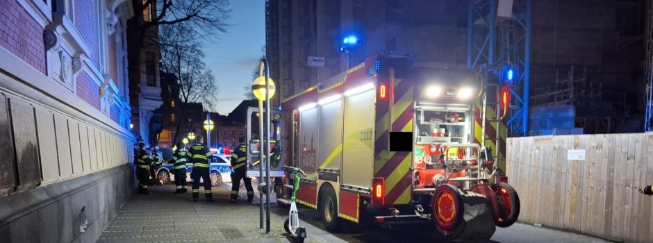 Wilde Verfolgungsjagd durch Mainz endet für Autofahrerin in Mauer