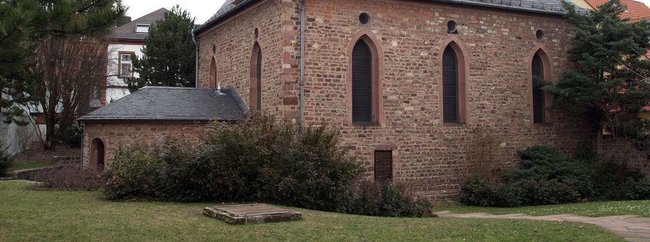 Wormser Synagoge mit rechtsextremen Aufklebern verschandelt