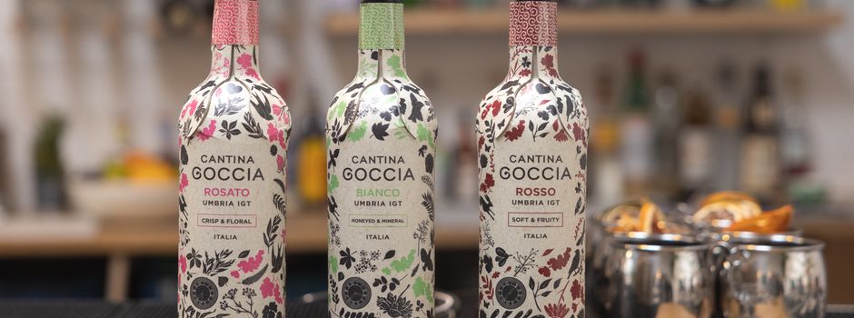 Wiesbadener bieten nun Wein in Papierflaschen an