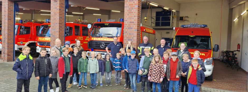 Kinderschützen der Gilde besuchen Feuerwehrgerätehaus Herzebrock