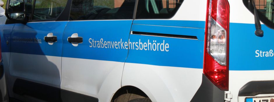 Stadt-Mitarbeiter angefahren und verprügelt