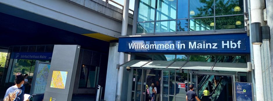 Weil er helfen wollte: Mann am Hauptbahnhof brutal attackiert