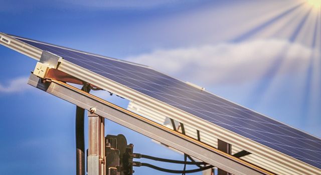 Balkonkraftwerke: Einfacher mit „Schuko“