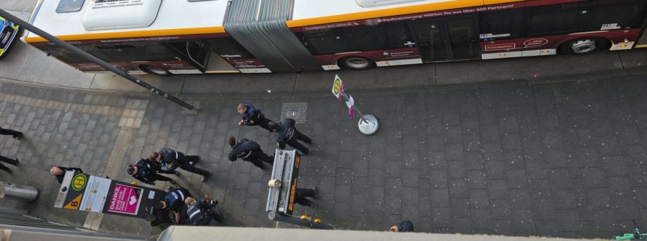 Mann mit Messer in S8: Festnahme am Römischen Theater Mainz