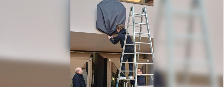 Nach Missbrauchsskandal: Bistum Mainz verhüllt Wappen und Büsten