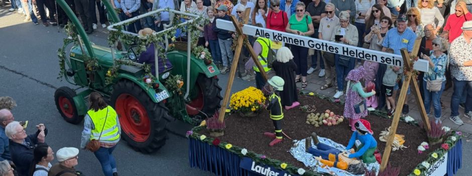 Große Fotogalerie vom Erntedankfestumzug 2026: 75 Jahre Erntedank in Clarholz
