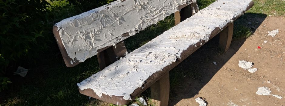 Vandalismus auf Spielplatz: Zeugen gesucht