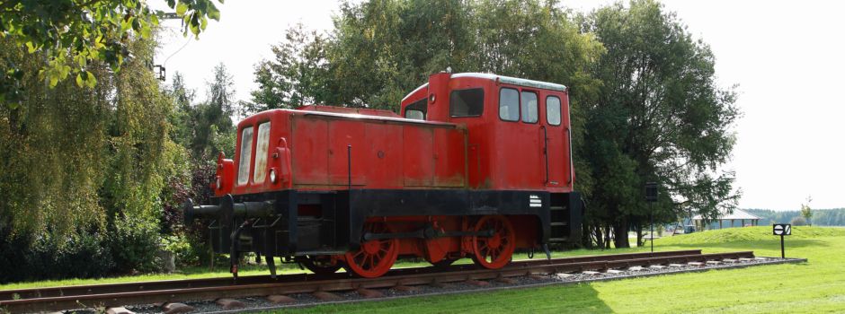 Kinder auf die alte Lok!!!