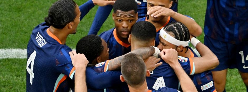 Niederlande jubeln über 3:0 - Erstes Viertelfinale seit 2008