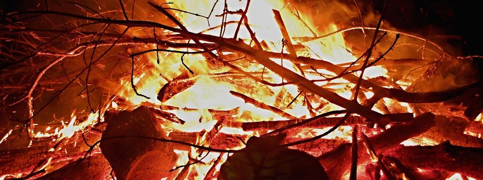 🔥 Maifeuer in Teistungen – Tanz in den Mai mit DJ Boms 🔥