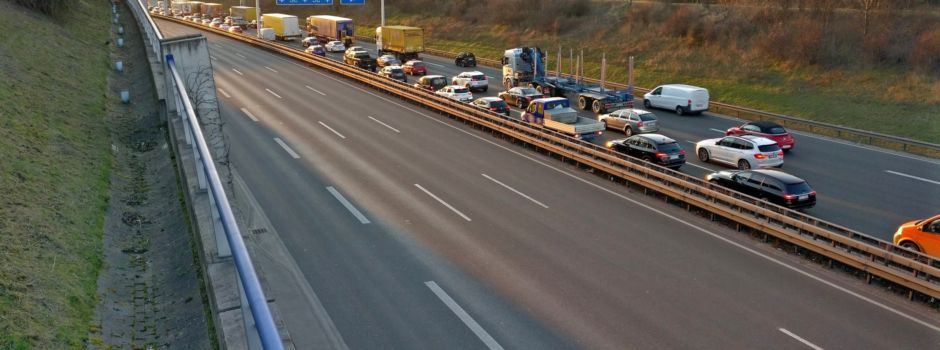 Lange Staus rund um den Autobahntunnel in Mainz-Hechtsheim