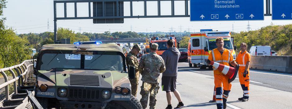 Unfall mit Militärfahrzeug auf A60
