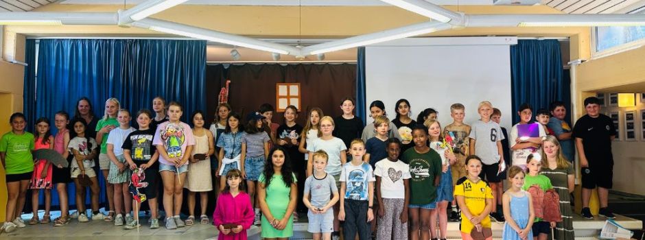 Max und Moritz treiben ihre Streiche in der Bolandschule – Schulchor blickt auf sein 50-jähriges Jubiläum