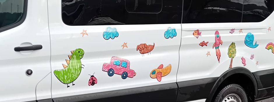 Der „Gitti‑Bus“ erstrahlt in neuem Design