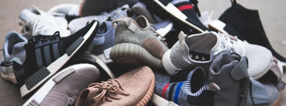 Kolpingfamilie Mondorf: Sammlung gebrauchter Schuhe und ausgedienter Handys bis 18.02.2023