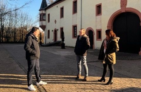Das zweitälteste Gebäude des Saarlandes - das Schloss Hausen in Rehlingen nun in öffentlicher Hand