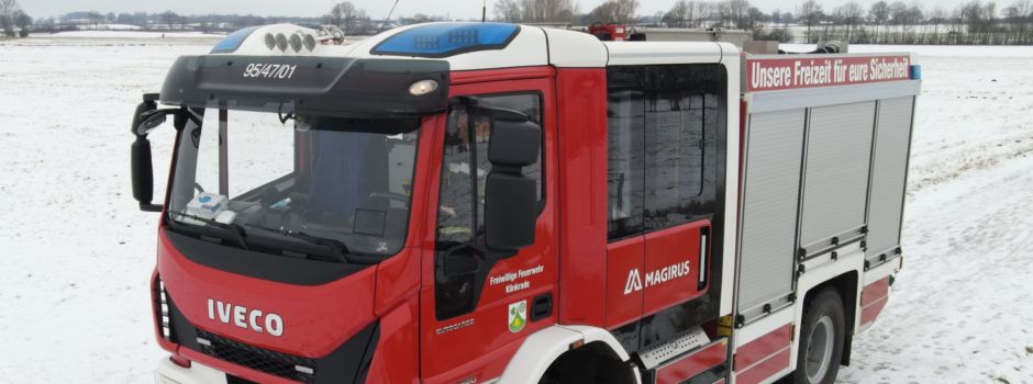 Feuerwehr Klinkrade holt den Nikolaus nach Panne ab