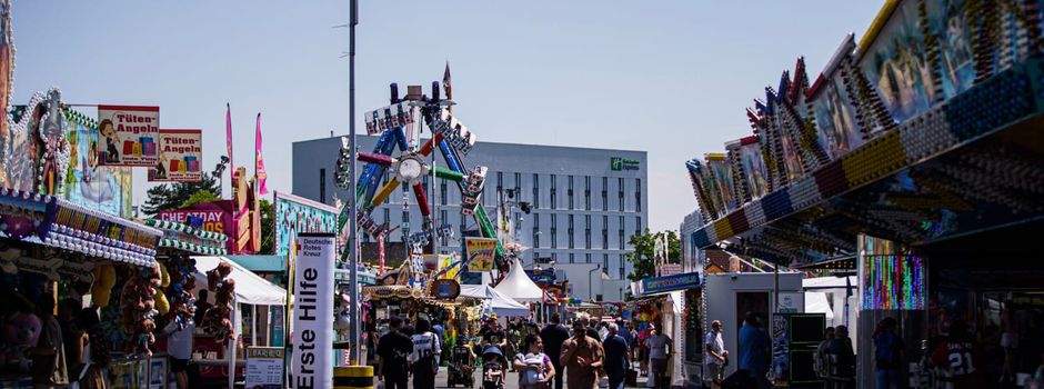 Wie Besucher zum Freundschaftsfest in Wiesbaden kommen
