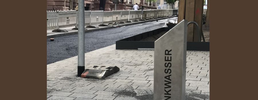 Erster neuer Trinkbrunnen in der Wiesbadener Innenstadt installiert