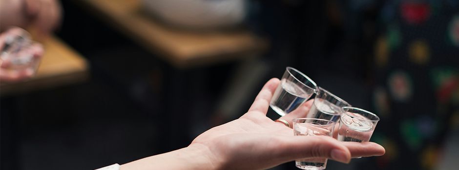 Sicher feiern zur Fastnacht: LKA gibt wichtige Tipps gegen K.O.-Tropfen und Waffenattrappen