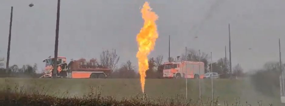 Großeinsatz: Wiesbadener Feuerwehr brennt Gas ab