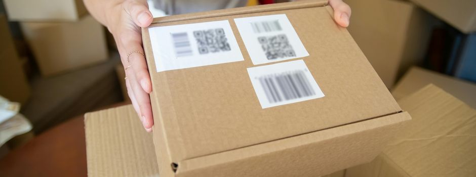 In diesen Wiesbadener REWE-Märkten gibt es jetzt neue DHL-Paketshops