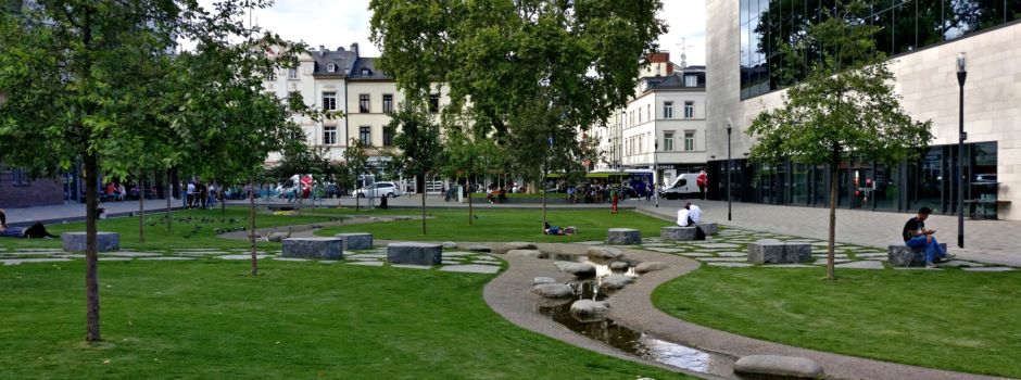 Frau bedroht Ex-Freund mit Waffe in Wiesbaden