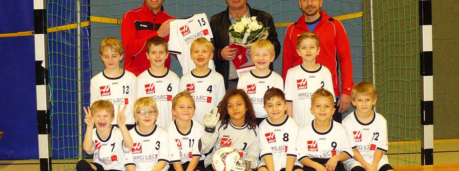 Neue Trikots für die F2- Fußball Jugend des Herzebrocker SV