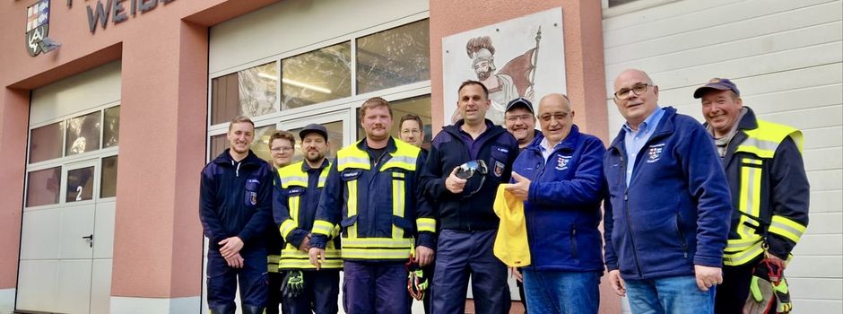 Förderverein unterstützt Freiwillige Feuerwehr Weibern, mit persönlicher Schutzausrüstung für Wald- und Flächenbrände