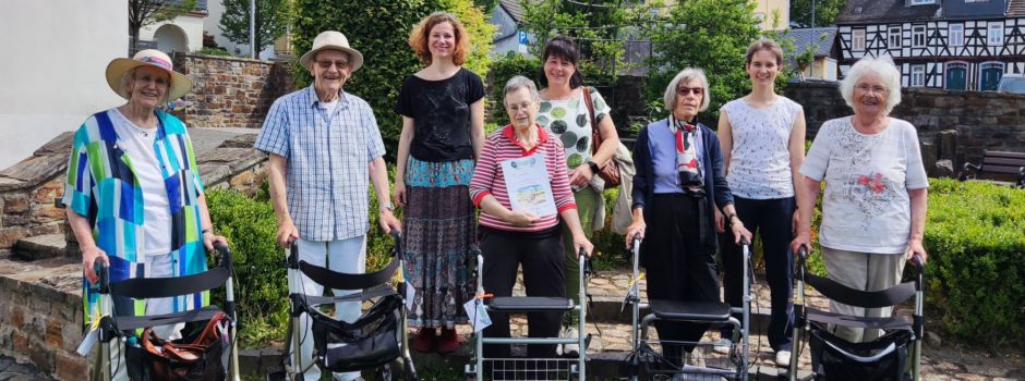 Sicher und selbstbewusst mit dem Rollator unterwegs – Mobilität und Sturzprävention
