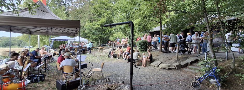 Sonnenschein, Musik und gute Laune beim Waldfest in Bruchhausen