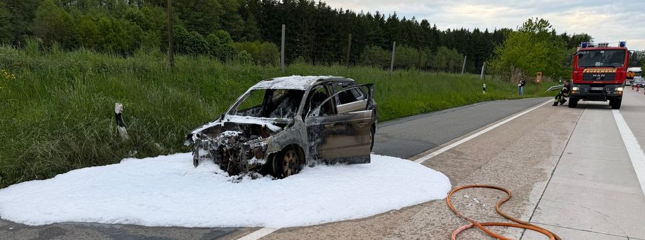 Pkw-Brand auf der Autobahn 7