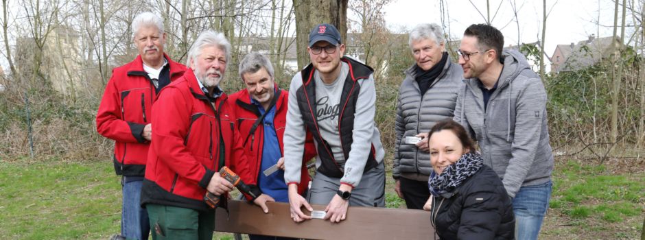 Bürgerverein Mondorf: Namensschilder für  Hafen-Bänke