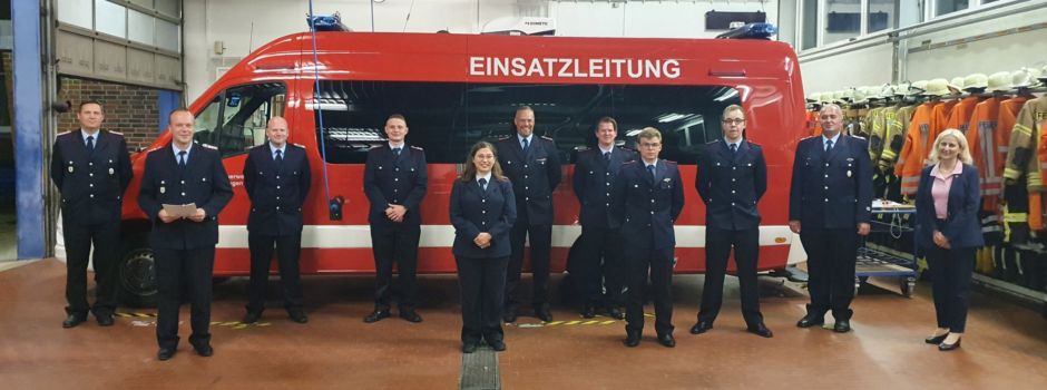 Freiwillige Feuerwehr Schneverdingen: Bürgermeisterin ehrt Mitglieder