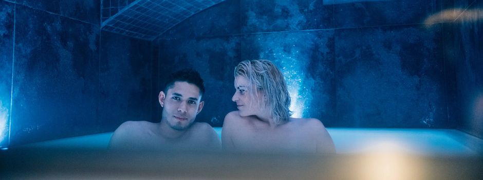 Erholung ist das schönste Geschenk: Im Floating Spa der kalten Jahreszeit entkommen