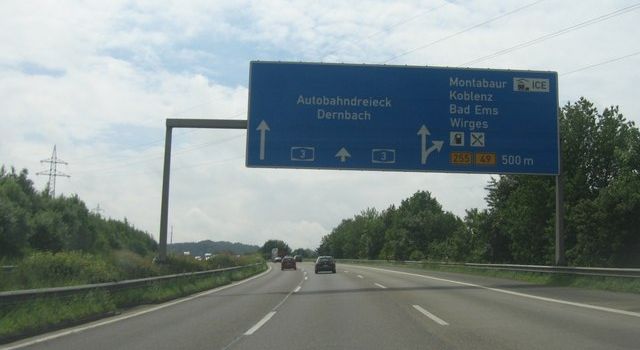 Vollsperrung nach LKW-Crash: Lange Wartezeit für Pendler Richtung Koblenz