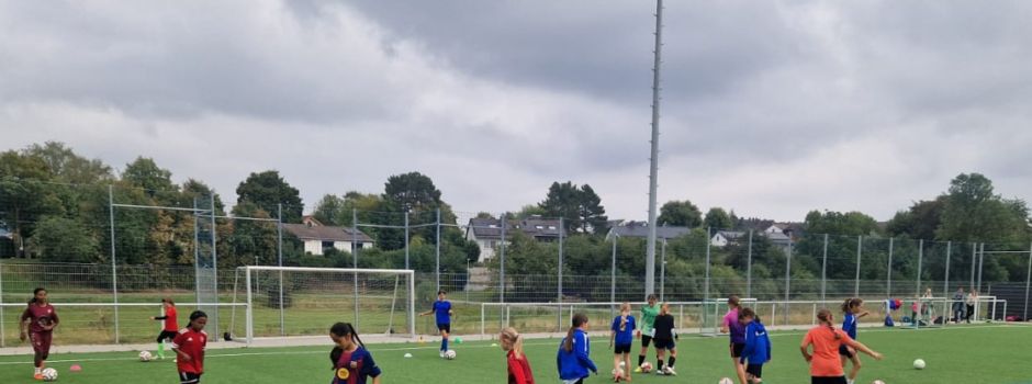 Gemeinsam stark für den Mädchenfußball