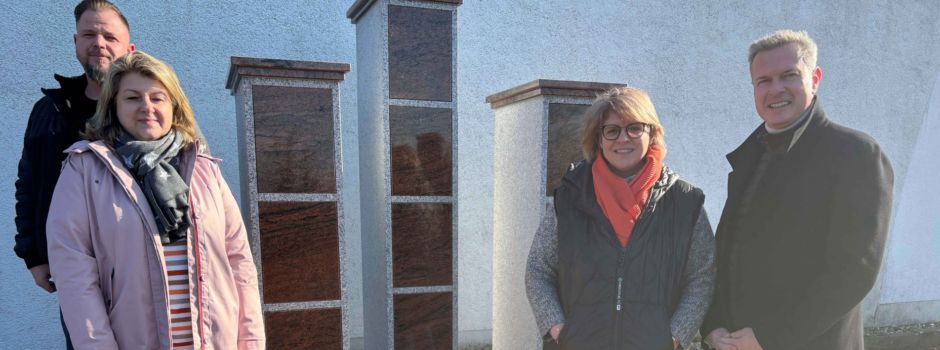 Urnenstelenhain als neue Bestattungsform