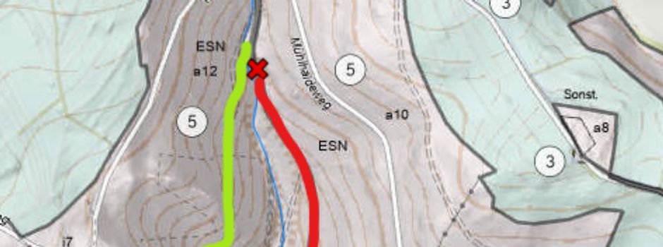 Vorübergehend gesperrter Waldweg
