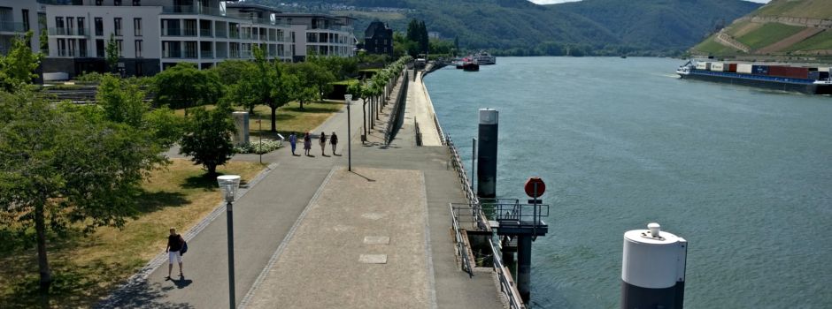 Polizisten retten Mann aus dem Rhein