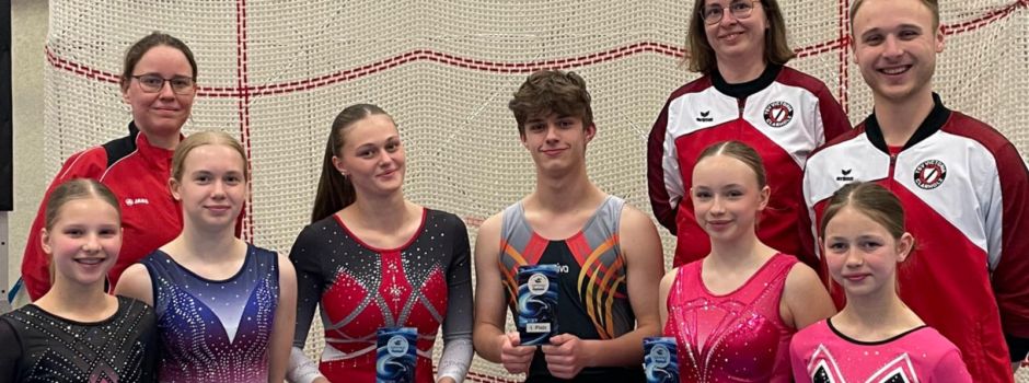 Clarholzer-Trampolinteam in Hannover erfolgreich: Alicia Kössler und Julian Baumann lösen DM-Ticket