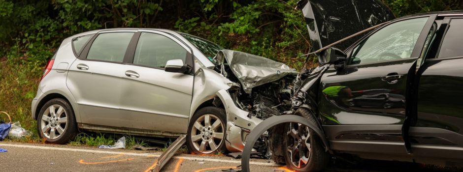 Frau stirbt bei Frontalzusammenstoß zwischen Alzey und Albig