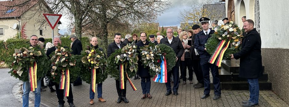 Zentrale Gedenkfeier zum Volkstrauertag 2023 in Biringen