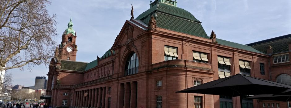 Schließt das DB-Reisezentrum am Wiesbadener Hauptbahnhof Ende 2023?