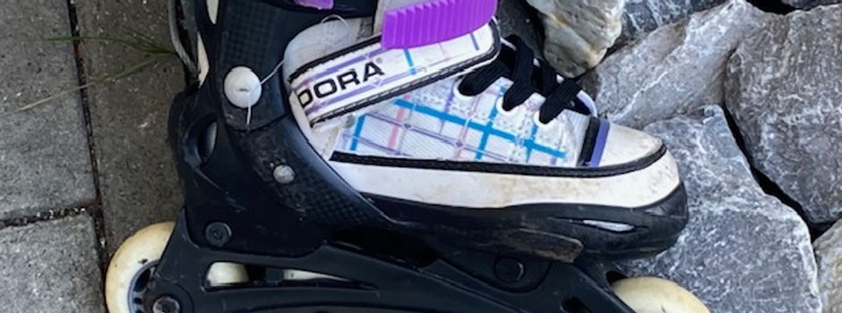 Verlorener Rollschuh