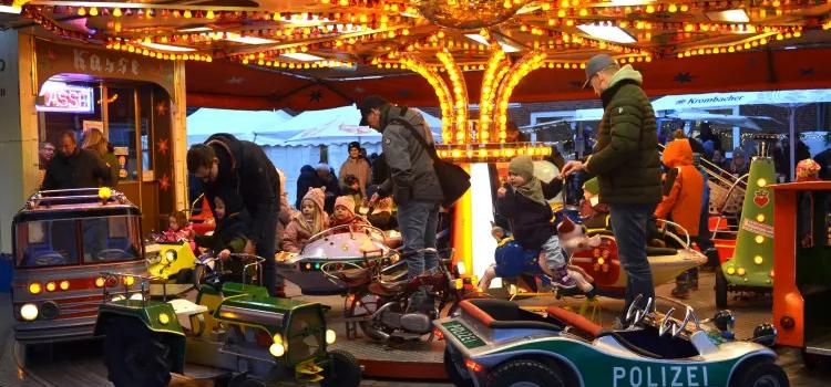 Wo die Glühweinbecher klirren und die Waffeleisen glühen