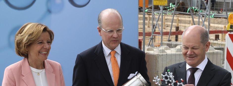 Kanzler Scholz freut sich über neues Boehringer-Zentrum in Ingelheim